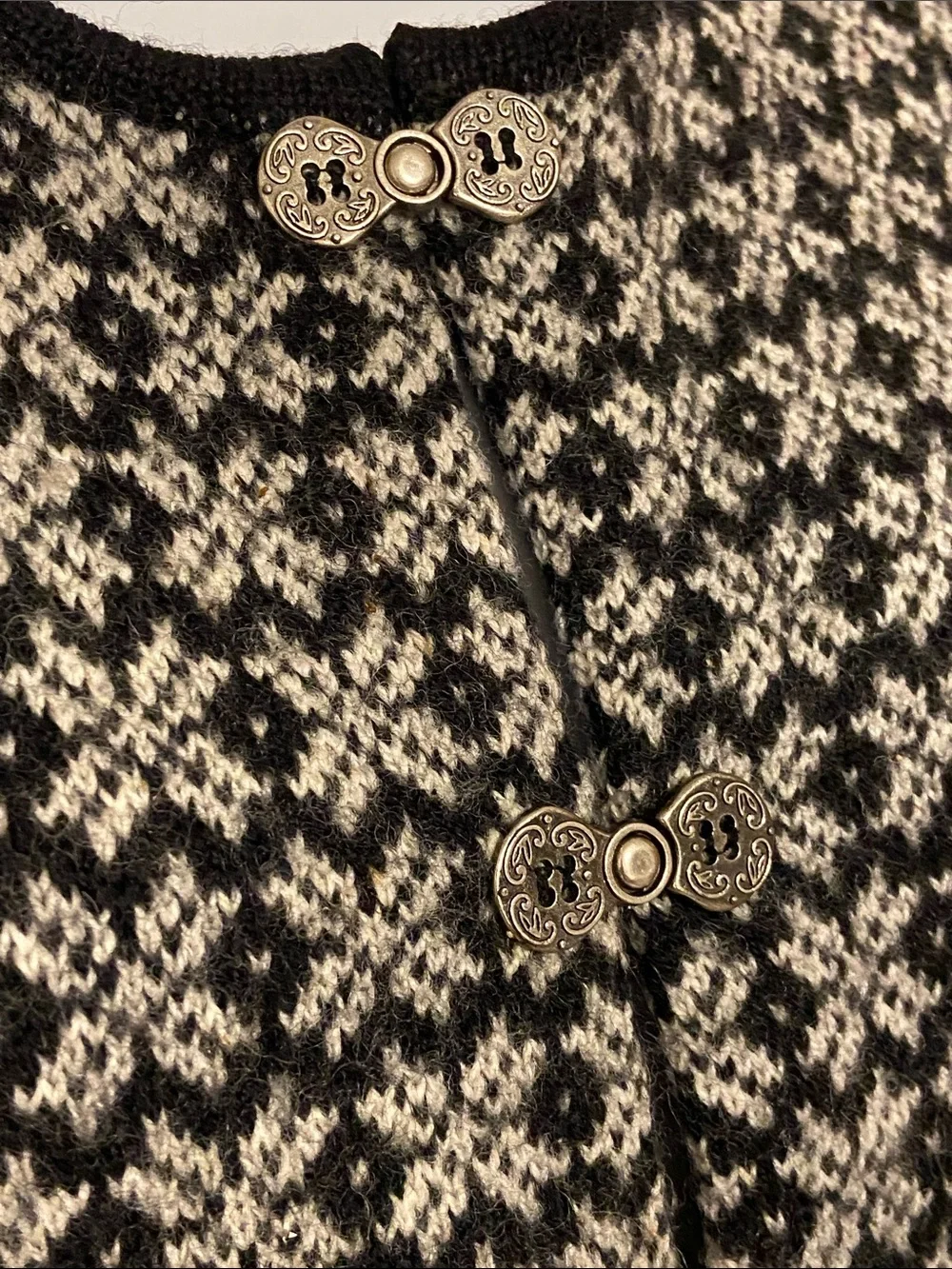 Vintage GAP Wool Vest 1990s Knit Silver metal Button Clasp Cottage Size Large